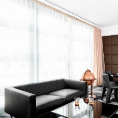 Диван Moooi MOSBT2XNK-C22 + MOSBTPINK-C22 + MOSBT-LG-TO schwarz Boutique 2-Sitzer Leather schwarz