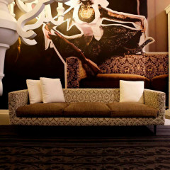 Диван Moooi MOSBT3XNK-C14 + MOSBT-LG-PA + MOSBTPINK-C14 Boutique 3-Sitzer Medallion Pawn