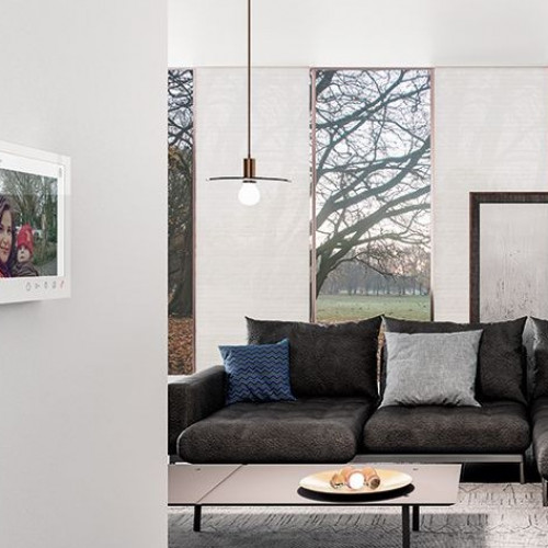 Видеомонитор GIRA 7