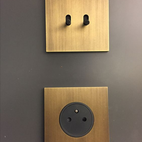 Дизайнерские выключатели и розетки Art d