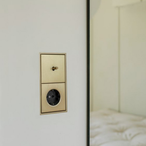 Дизайнерские выключатели JUNG LS ZERO