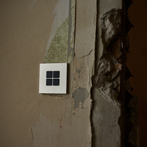 Выключатели Plug Electric серия SQUARE