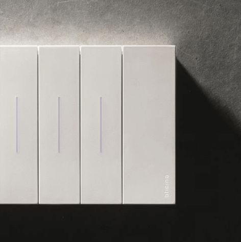 Дизайнерские выключатели Bticino Living Now