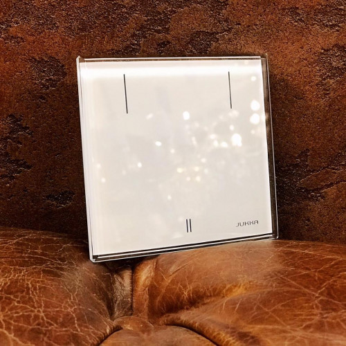 Сенсорный выключатель из стекла JUKKA белый