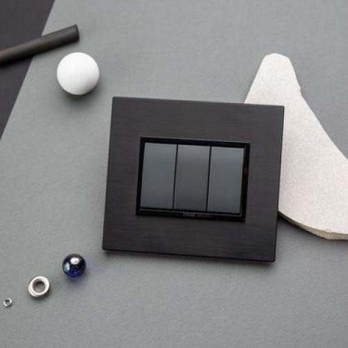 Дизайнерские выключатели VIMAR Eikon Evo