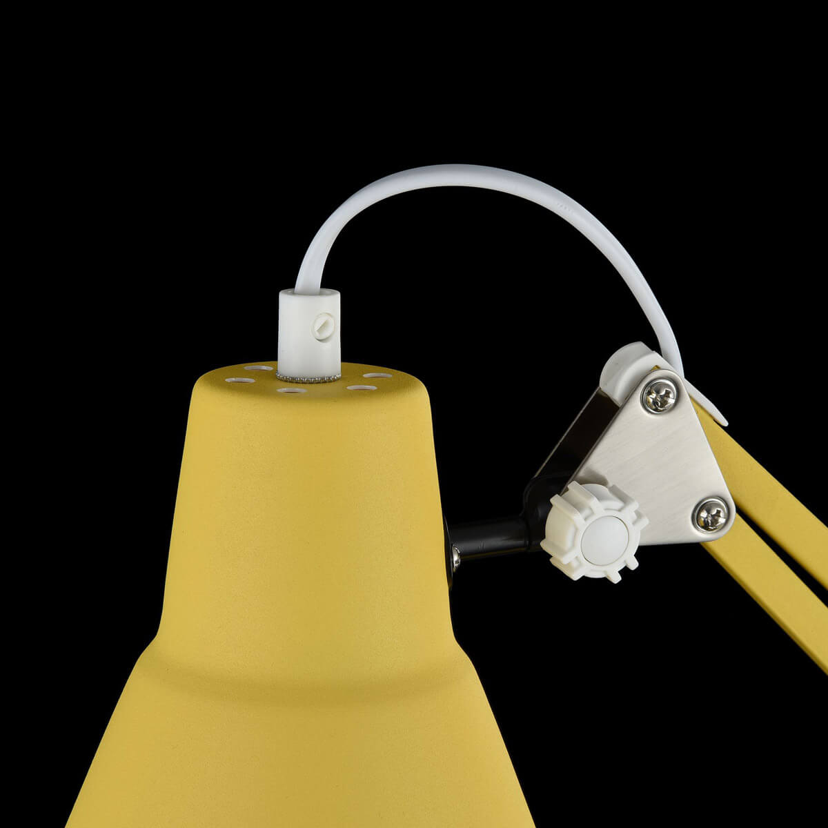 Настольная лампа офисная Maytoni Zeppo 136 Z136-TL-01-YL. Фотография №4