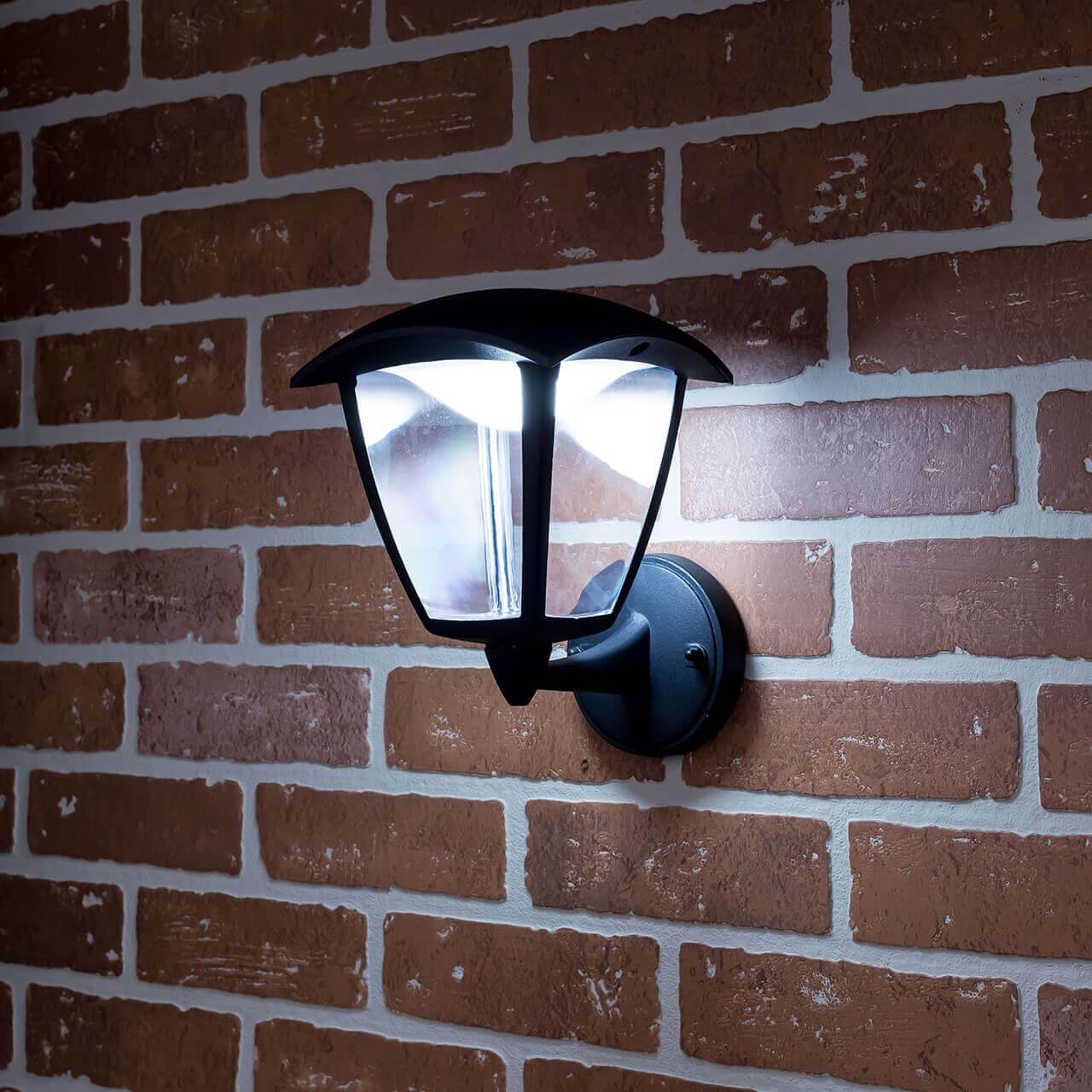Уличный настенный светильник на штанге Citilux CLU04 CLU04W1. Фотография №2