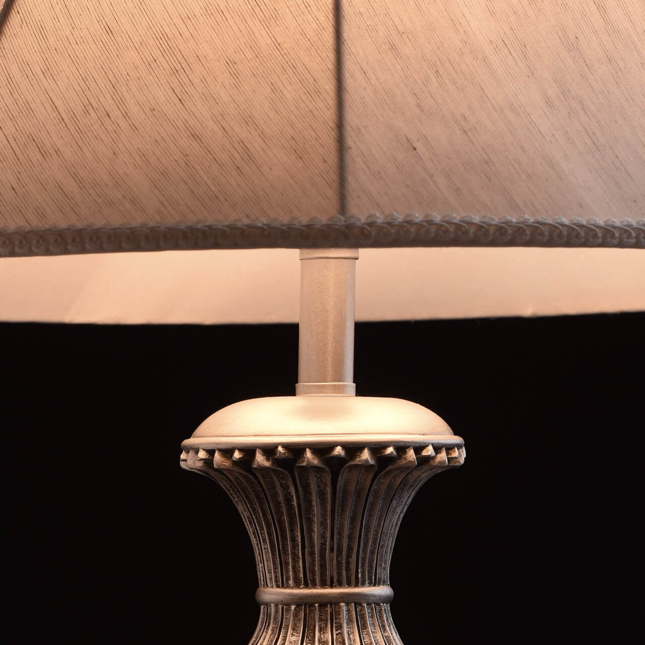 Настольная лампа декоративная Chiaro Версаче 254031101. Фотография №3