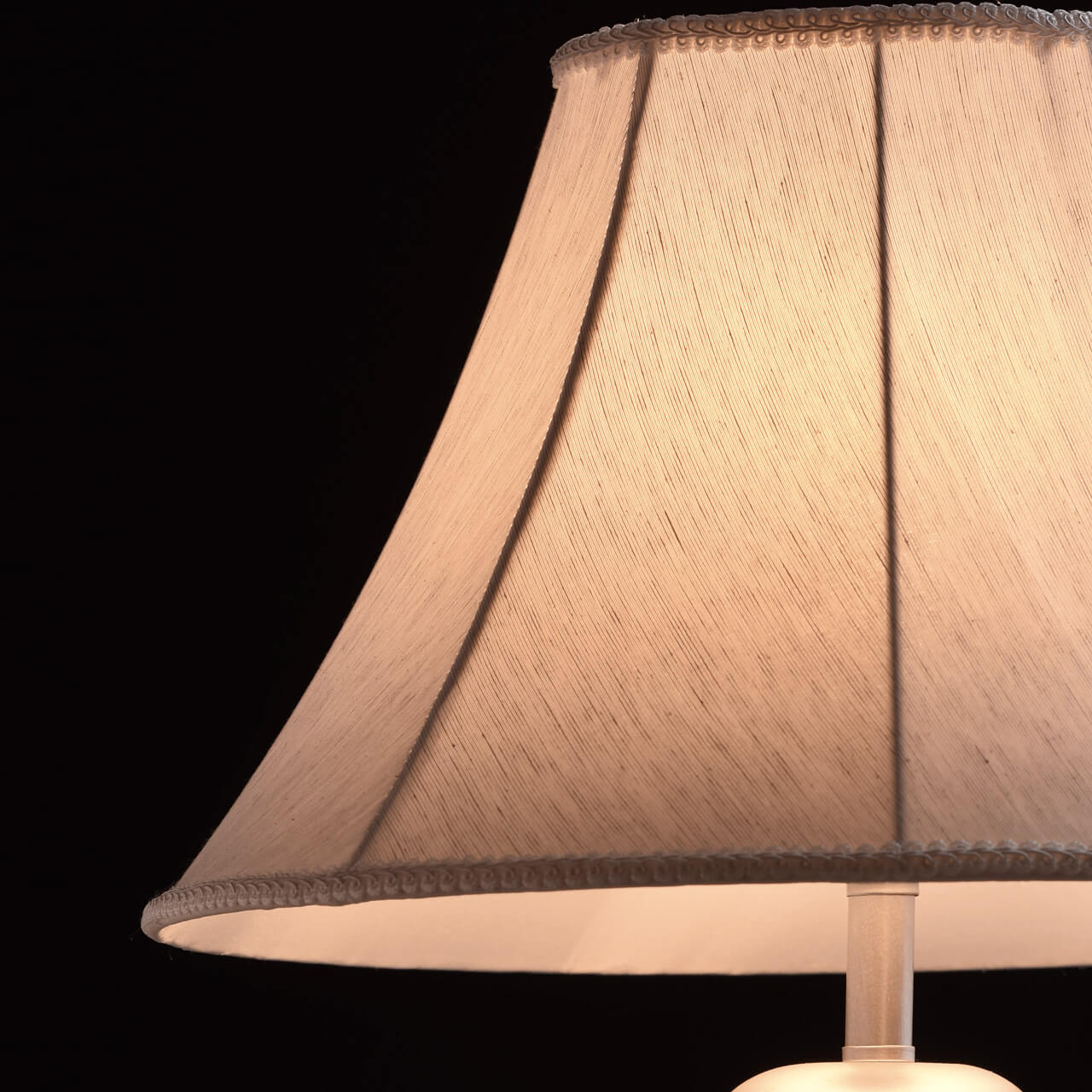 Настольная лампа декоративная Chiaro Версаче 254031101. Фотография №4