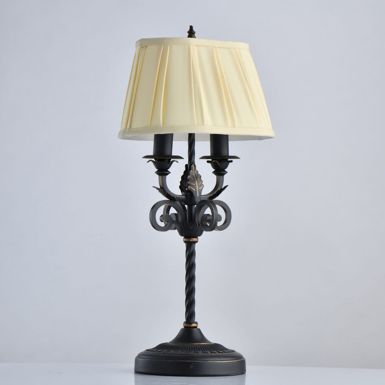 Настольная лампа декоративная Chiaro Виктория 401030702. Фотография №3