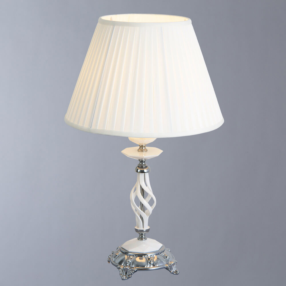 Настольная лампа декоративная Divinare Cigno 8825/03 TL-1. Фотография №2